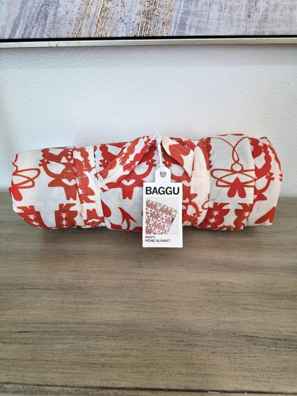 Baggu Puffy Picnic Blanket Red & White NWT